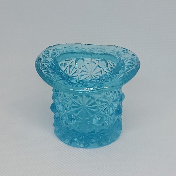 Fenton Art Glass Light Blue Daisy and Button Top Hat Toothpick Holder - Picture 4 of 6